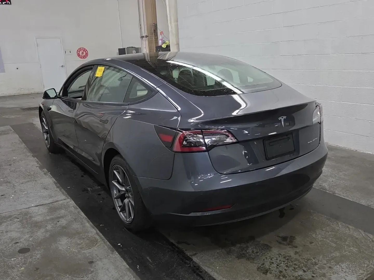 tesla model 3 2021 5YJ3E1EB5MF069885 image tesla model 3 2021 5YJ3E1EB5MF069885 image